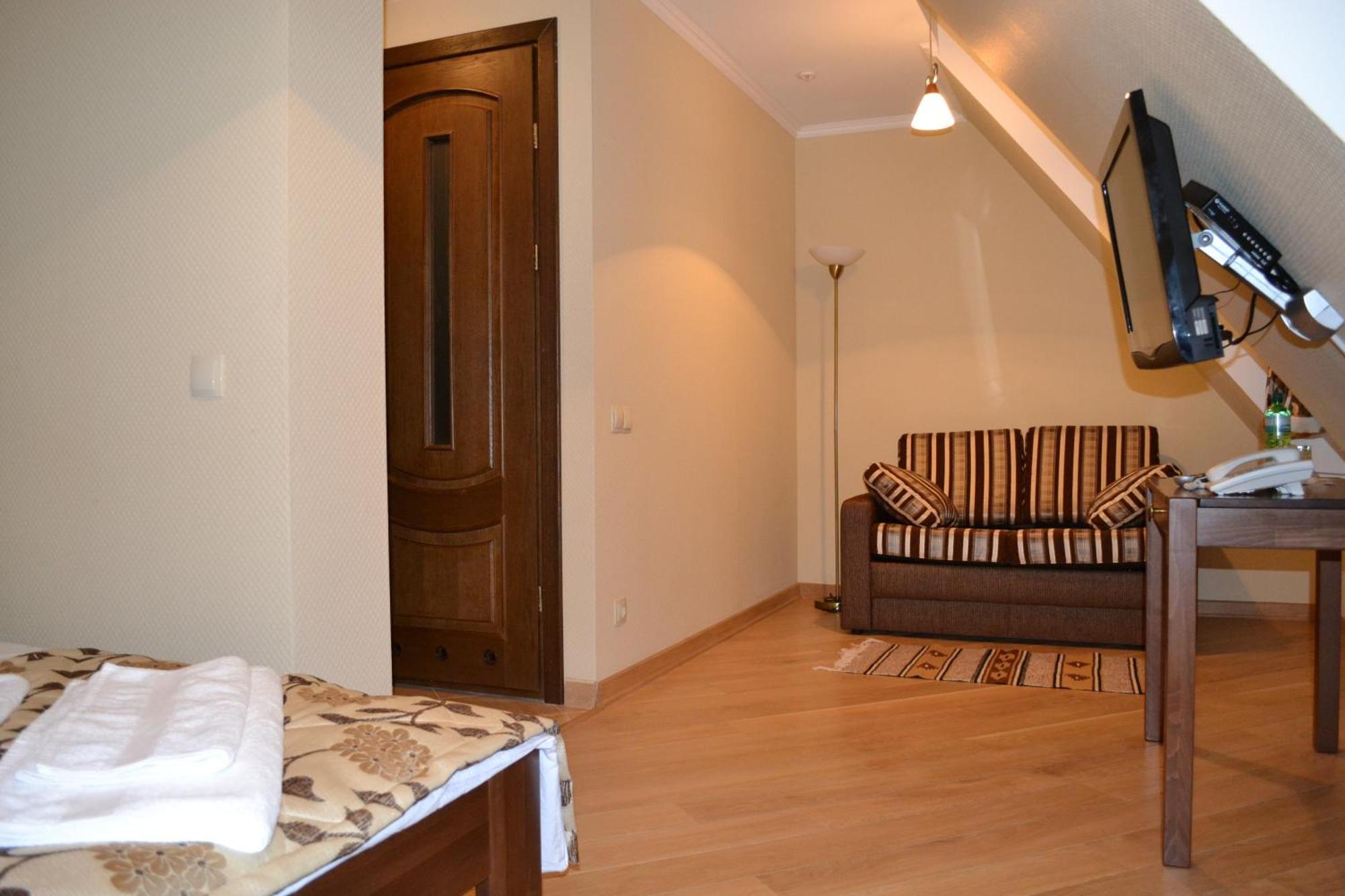 Zolota Forel Hotel Korostov Pokoj fotografie