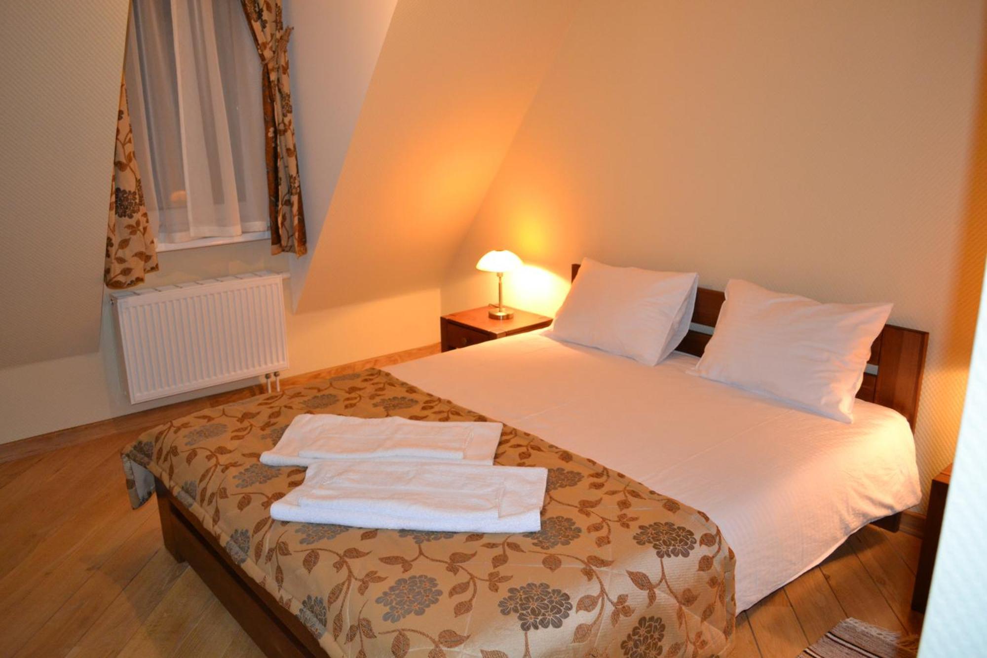 Zolota Forel Hotel Korostov Pokoj fotografie