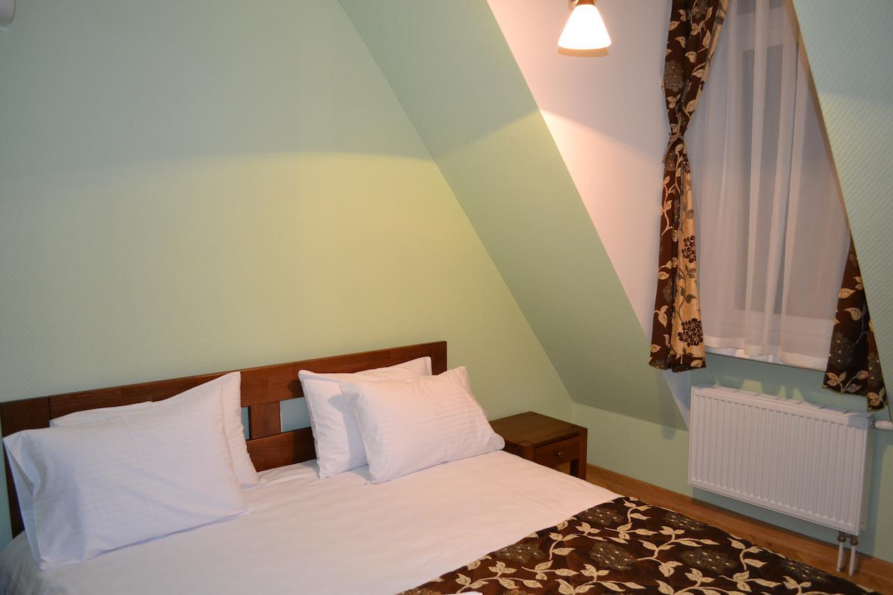 Zolota Forel Hotel Korostov Pokoj fotografie