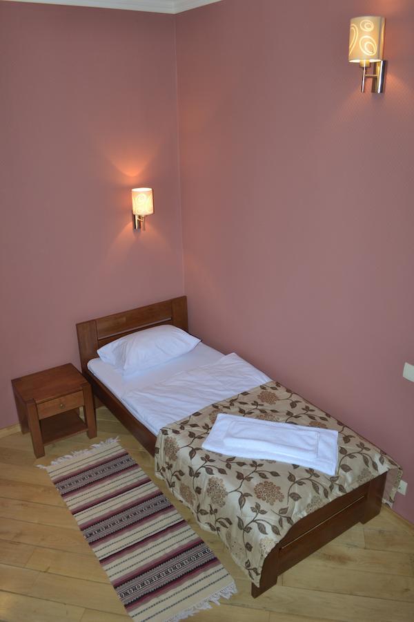 Zolota Forel Hotel Korostov Pokoj fotografie